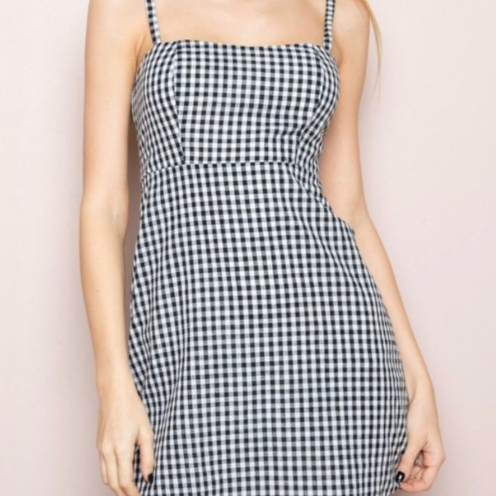 Brandy Melville Gingham mini dress - Picture 6 of 8